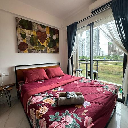 Stay N Cozy Apartemen Sky House Bsd By Sm Room Samporo Екстериор снимка